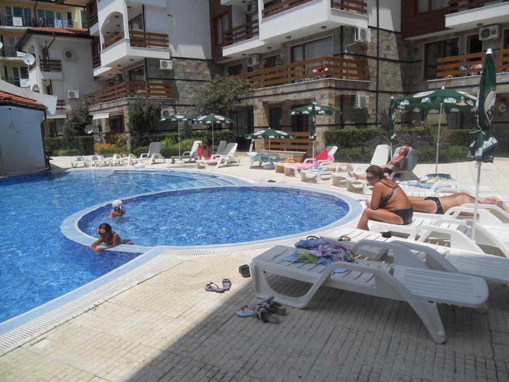 Vm Apartments Robinson Beach Pomorie Esterno foto