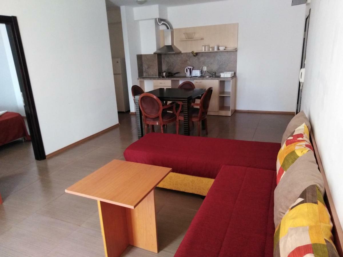 Vm Apartments Robinson Beach Pomorie Esterno foto