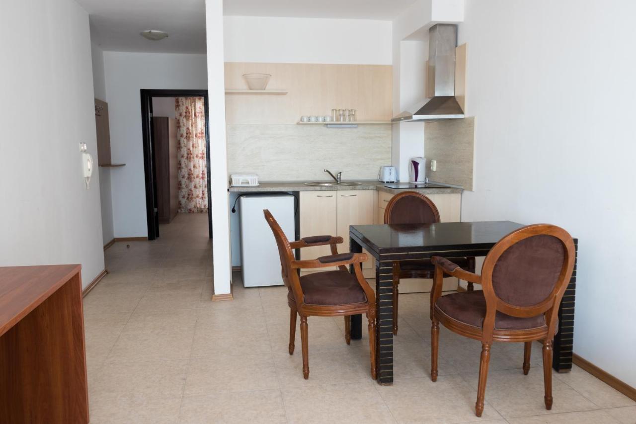Vm Apartments Robinson Beach Pomorie Esterno foto